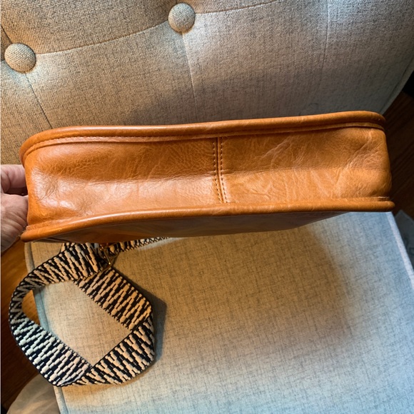 Ahdorned Camel Crossbody Bag with Strap - Picture 7 of 14